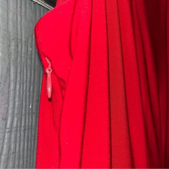 Just…Taylor bright red dress, ruffled neckline, zipper on side under left arm - Picture 5 of 12